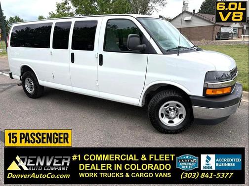 Summit White 2018 Chevrolet Express 3500 LT