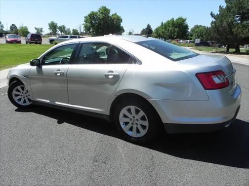 2010 Ford Taurus SE