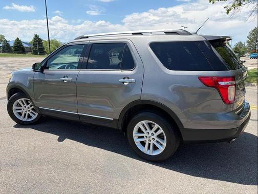 Gray 2014 Ford Explorer XLT