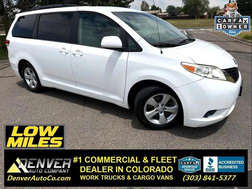 Super White 2014 Toyota Sienna LE