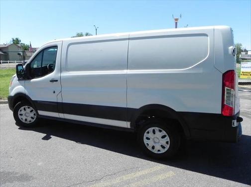 2022 Ford Transit-250 Base