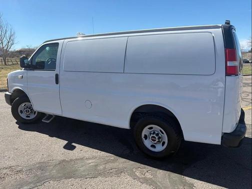 2009 GMC Savana 3500 Base