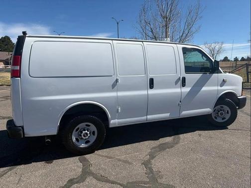 2009 GMC Savana 3500 Base