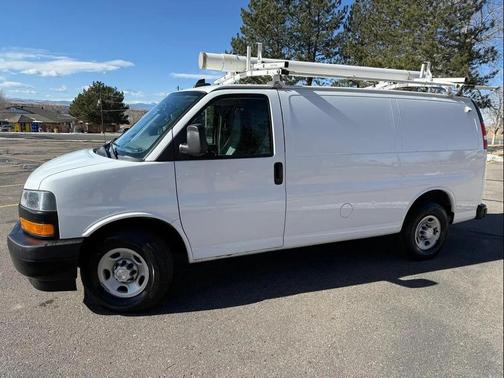 Summit White 2018 Chevrolet Express 2500 Work Van