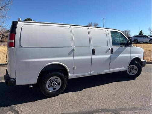 2009 GMC Savana 3500 Base