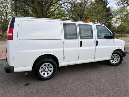 Summit White 2012 Chevrolet Express 1500 Work Van