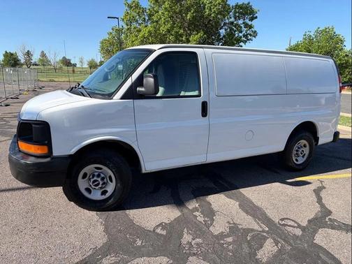 Summit White 2009 GMC Savana 3500 Base