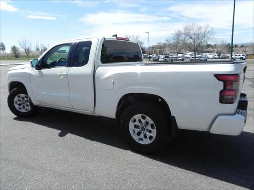 2024 Nissan Frontier SV