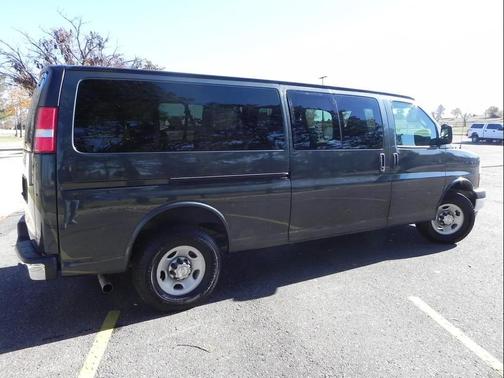 2017 Chevrolet Express 3500 LT