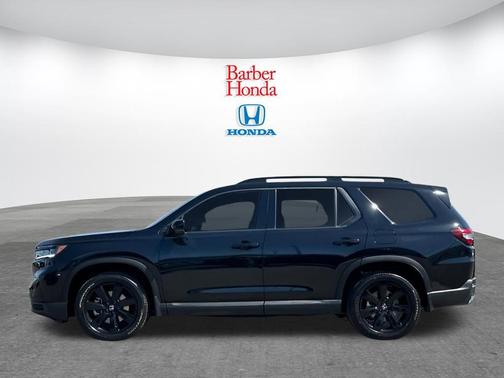 Crystal Black Pearl 2025 Honda Pilot