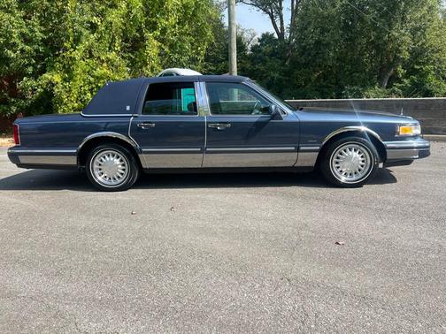 1996 Lincoln Town Car Signature