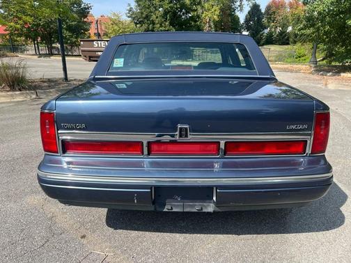 1996 Lincoln Town Car Signature