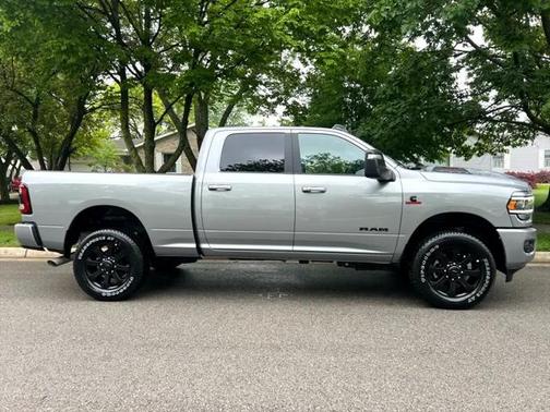 2023 RAM 2500 Laramie Crew Cab 4x4 6'4' Box