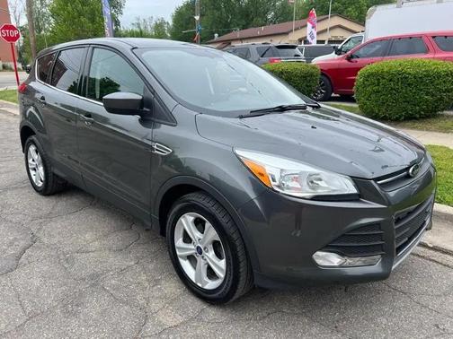 Magnetic 2016 Ford Escape SE