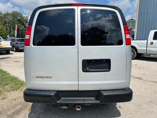 Silver Ice Metallic 2020 Chevrolet Express 3500 RWD 3500 Extended Wheelbase LS