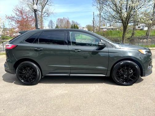 2022 Ford Edge ST