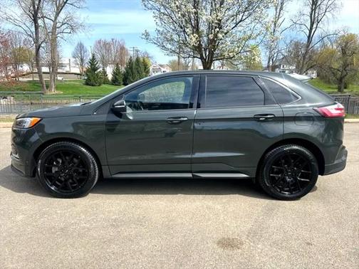 2022 Ford Edge ST