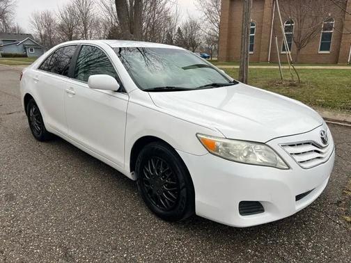 Super White 2011 Toyota Camry LE