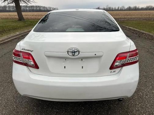 Super White 2011 Toyota Camry LE