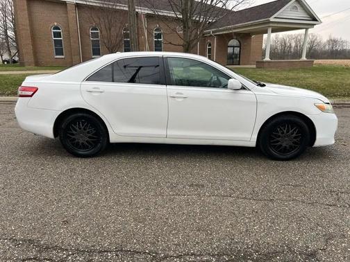 Super White 2011 Toyota Camry LE