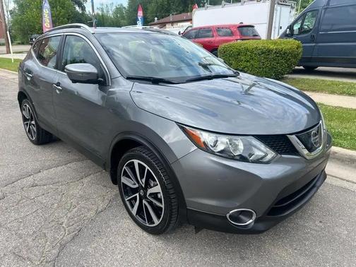 Gun Metallic 2019 Nissan Rogue Sport SL