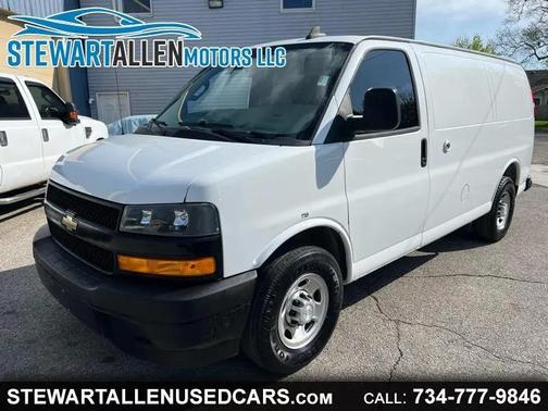 Summit White 2019 Chevrolet Express 2500 Work Van