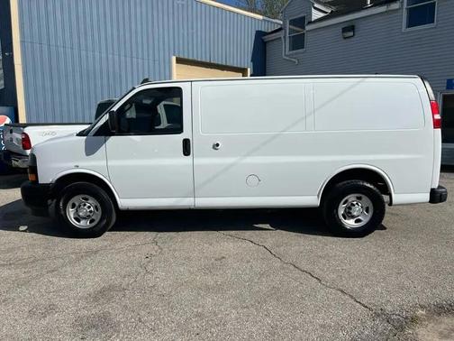 Summit White 2019 Chevrolet Express 2500 Work Van