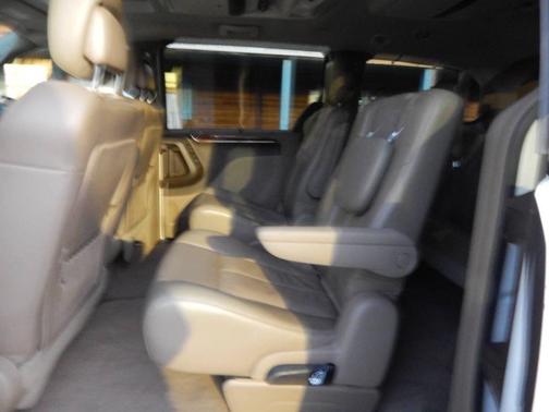 2011 Chrysler Town & Country Limited