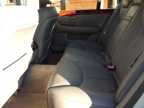 2004 Lexus LS 430 Base