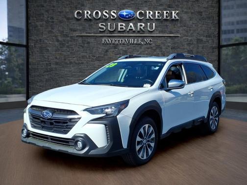 Crystal White Pearl 2023 Subaru Outback Touring