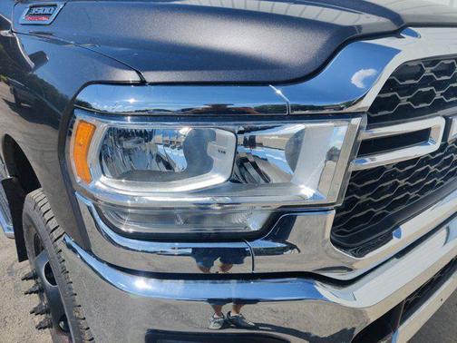 2020 RAM 3500 Tradesman Crew Cab 4x4 8' Box