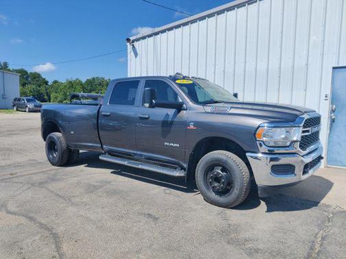 2020 RAM 3500 Tradesman Crew Cab 4x4 8' Box