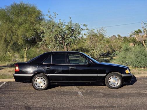 1999 Mercedes-Benz C-Class 4dr Sdn 2.8L