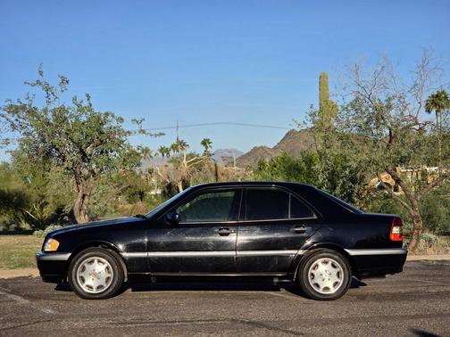 1999 Mercedes-Benz C-Class 4dr Sdn 2.8L