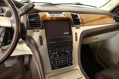 2014 Cadillac Escalade Platinum Edition