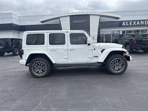 2022 Jeep Wrangler Unlimited 4xe Sahara