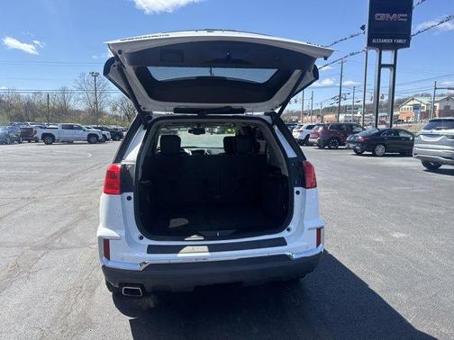 Summit White 2017 GMC Terrain SLT