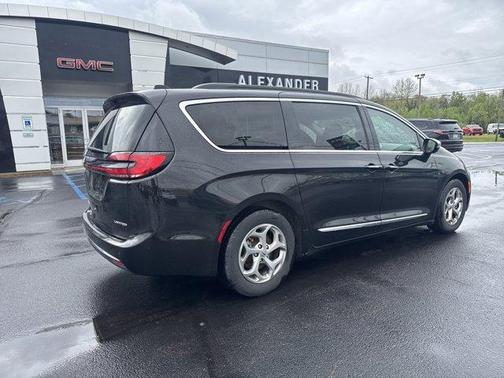 2023 Chrysler Pacifica Limited
