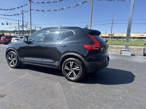2024 Volvo XC40 B5 Core