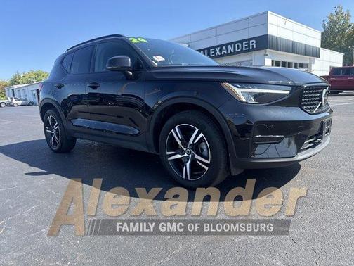 2024 Volvo XC40 B5 Core