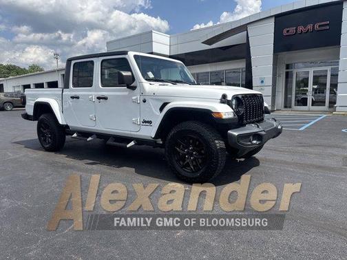 2022 Jeep Gladiator Sport