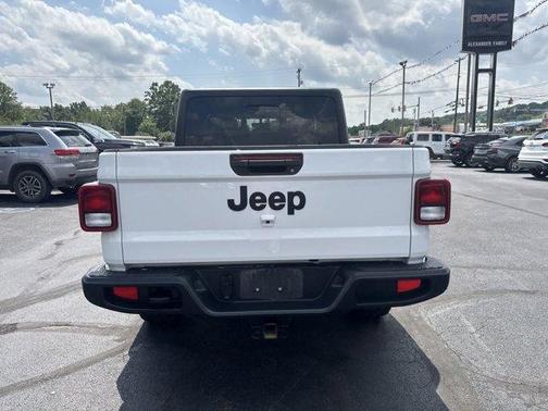 2022 Jeep Gladiator Sport