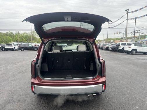 Red 2023 Kia Telluride SX