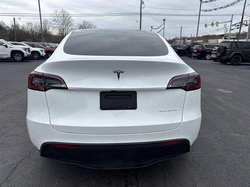 Pearl White Multi 2023 Tesla Model Y Long Range
