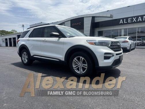 Star White 2023 Ford Explorer XLT