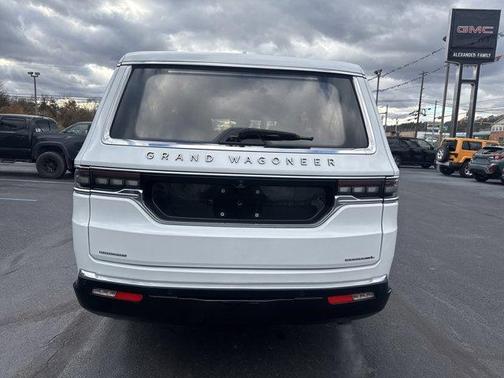 2023 Jeep Grand Wagoneer L Series III