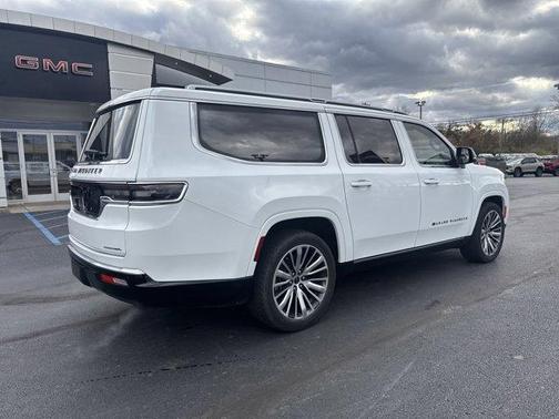 2023 Jeep Grand Wagoneer L Series III