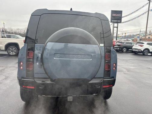 2024 Land Rover Defender P400 X-Dynamic SE