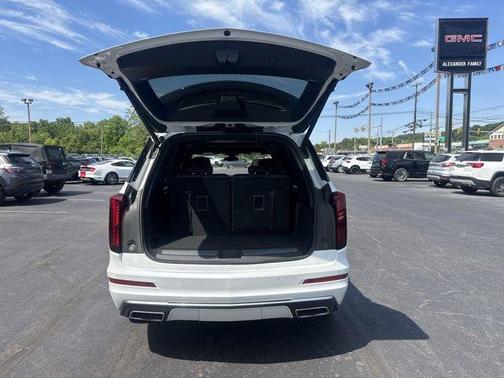Crystal White Tri-Coat 2024 Cadillac XT6 Luxury AWD