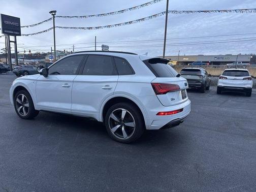2023 Audi Q5 45 S line Premium Plus